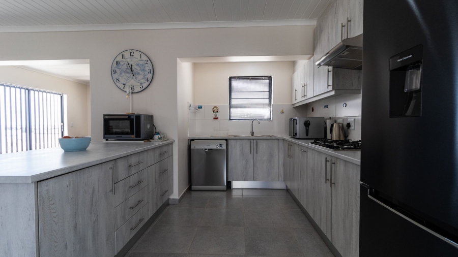 2 Bedroom Property for Sale in Harbour Heights Western Cape